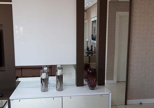 floor to ceiling mirrors